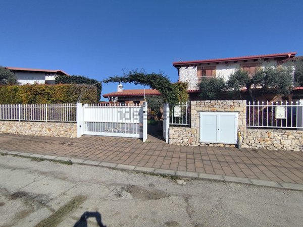casa indipendente in vendita a Taranto