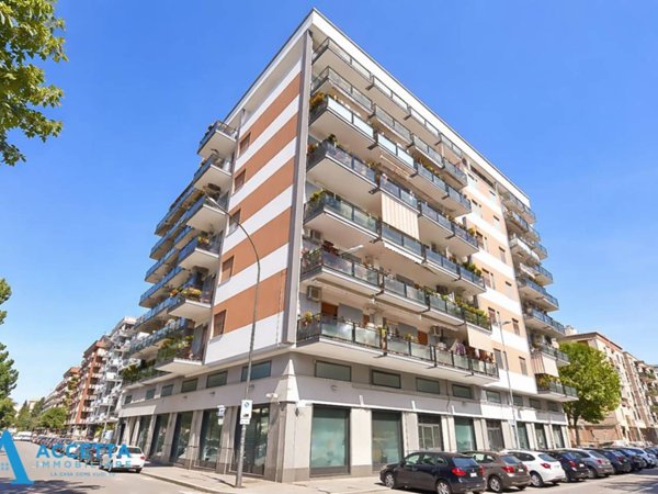 appartamento in vendita a Taranto in zona Tre Carrare-Battisti