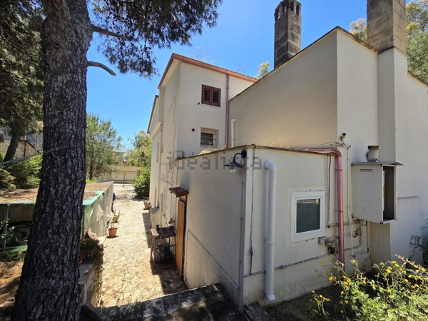 casa indipendente in vendita a Taranto in zona Lido Azzurro