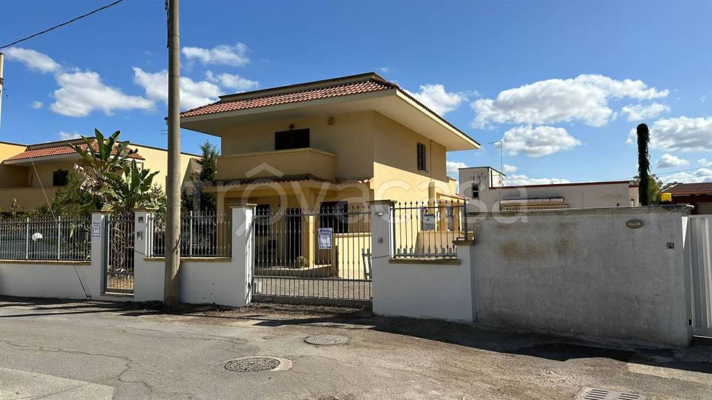 casa indipendente in vendita a Taranto in zona Carelli