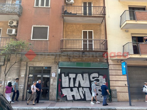 locale commerciale in vendita a Taranto in zona Tre Carrare-Battisti