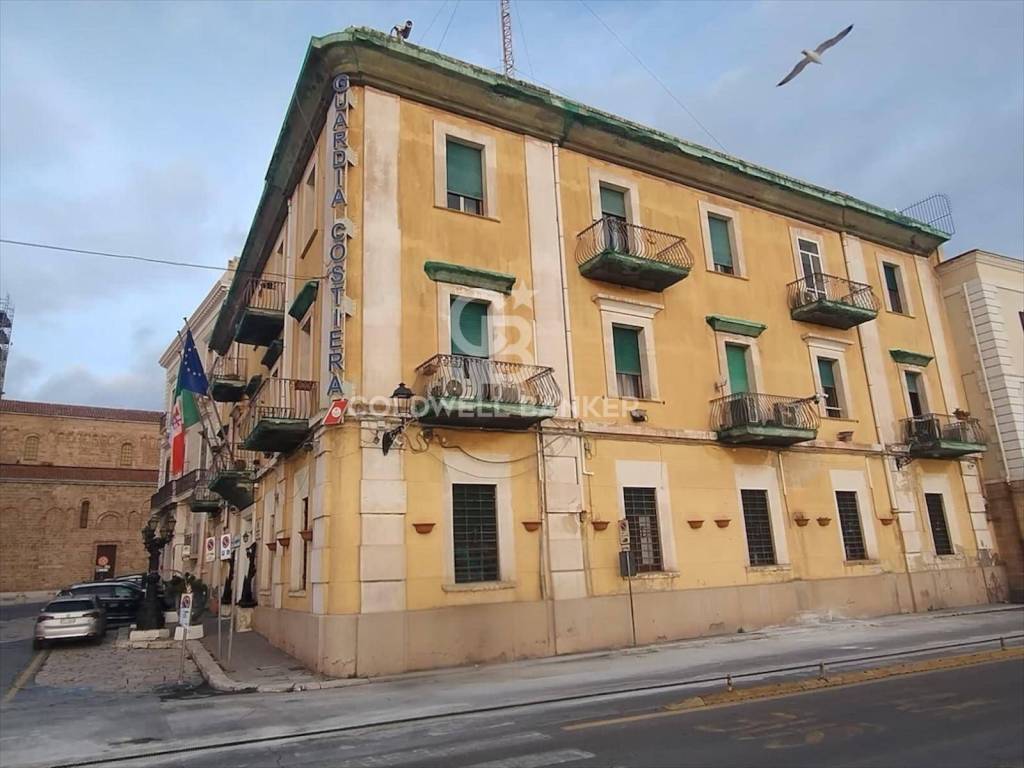 negozio in vendita a Taranto in zona Borgo Antico