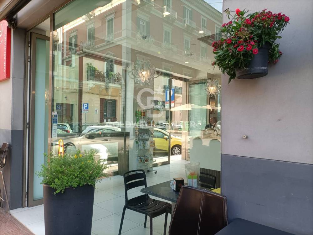 negozio in vendita a Taranto in zona Borgo