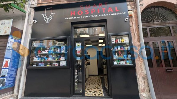 locale commerciale in vendita a Taranto in zona Borgo