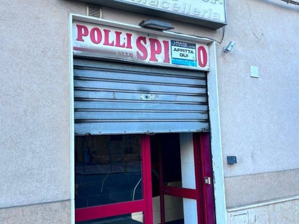 negozio in vendita a Taranto in zona Tre Carrare-Battisti
