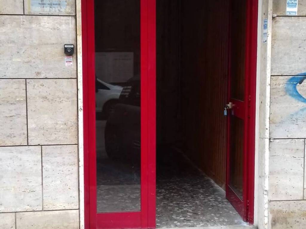 negozio in vendita a Taranto in zona Borgo Antico