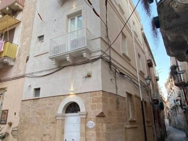 appartamento in vendita a Taranto in zona Borgo Antico