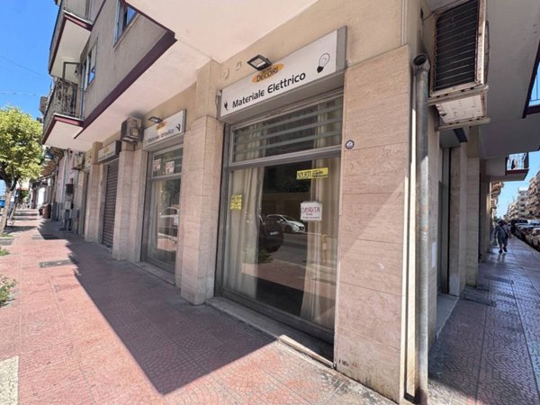 negozio in vendita a Taranto in zona Borgo Antico