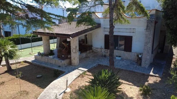 casa indipendente in vendita a Taranto