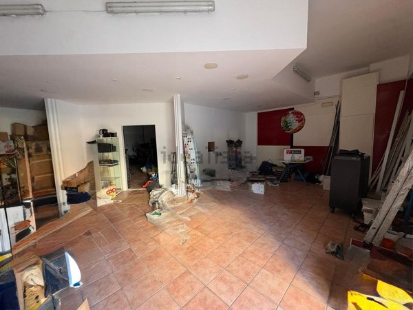 locale commerciale in vendita a Taranto
