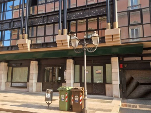 negozio in vendita a Taranto in zona Borgo