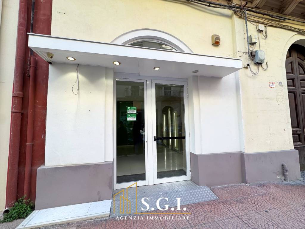 negozio in vendita a Taranto in zona Borgo