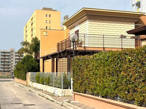 casa indipendente in vendita a Taranto in zona Talsano