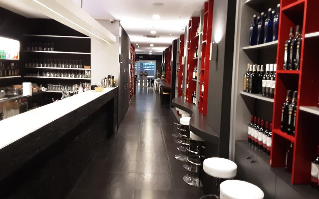 locale commerciale in vendita a Taranto in zona Borgo