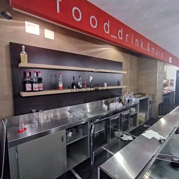 negozio in vendita a Taranto in zona Tre Carrare-Battisti