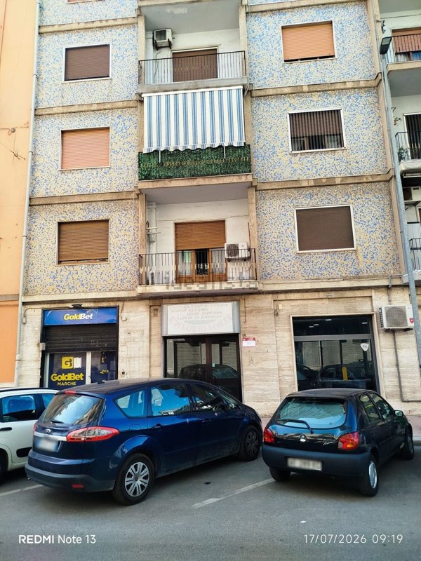 locale commerciale in vendita a Taranto in zona Italia-Montegranaro