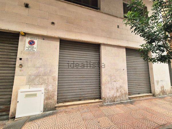 locale commerciale in vendita a Taranto