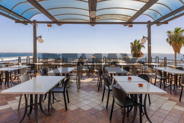 locale commerciale in vendita a Taranto in zona Borgo