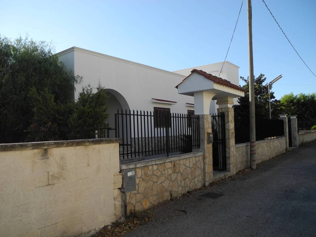 casa indipendente in vendita a Taranto in zona Lama
