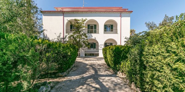 casa indipendente in vendita a Taranto in zona Lama