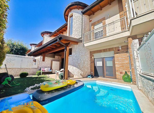 casa indipendente in vendita a Taranto in zona Lama