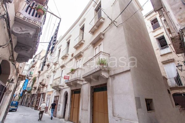 casa indipendente in vendita a Taranto in zona Borgo Antico