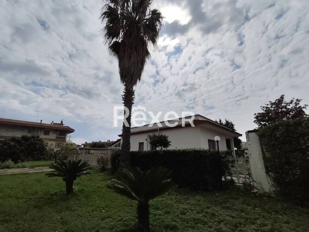 casa indipendente in vendita a Taranto in zona Carelli
