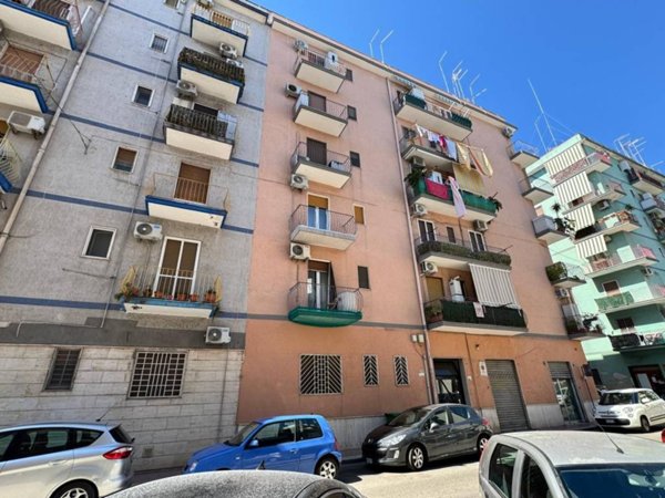 appartamento in vendita a Taranto in zona Tre Carrare-Battisti
