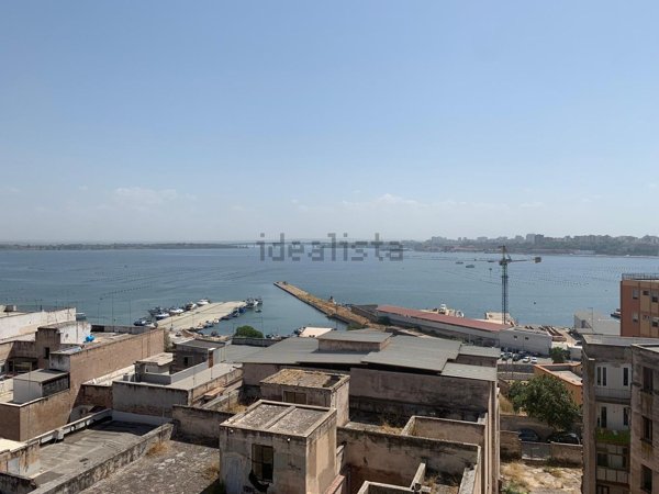 appartamento in vendita a Taranto in zona Tamburi-Croce