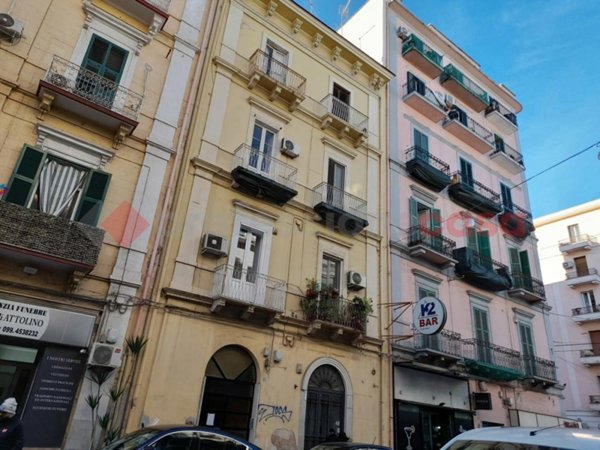 locale commerciale in vendita a Taranto in zona Tre Carrare-Battisti