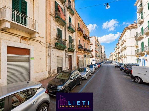 locale commerciale in vendita a Taranto in zona Borgo