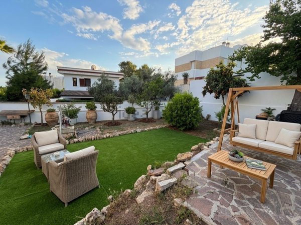 casa indipendente in vendita a Taranto in zona Lama
