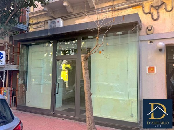 locale commerciale in vendita a Taranto in zona Borgo