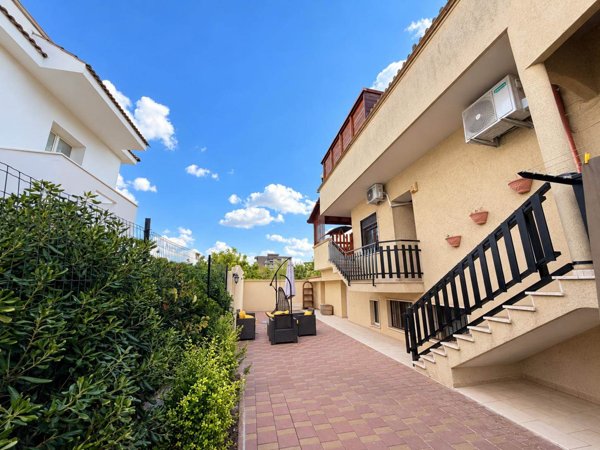 casa indipendente in vendita a Taranto in zona Lama