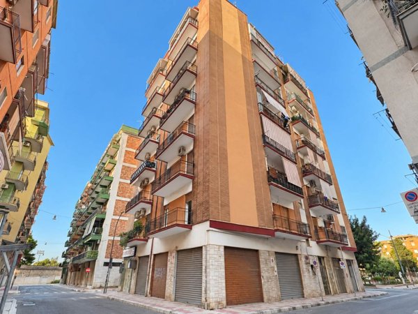 appartamento in vendita a Taranto in zona Tre Carrare-Battisti