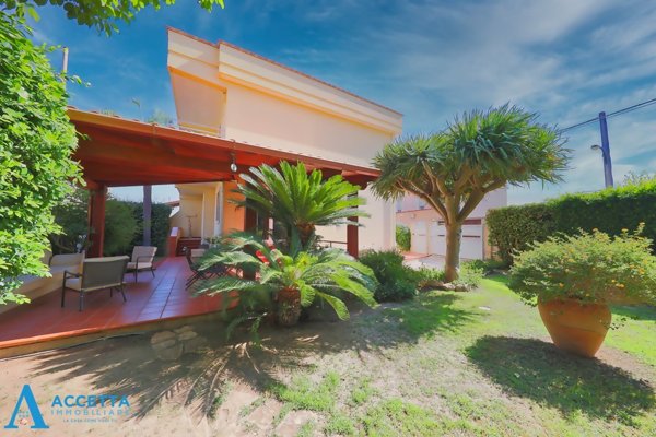 casa indipendente in vendita a Taranto in zona Talsano