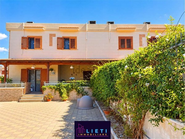 casa indipendente in vendita a Taranto in zona Talsano