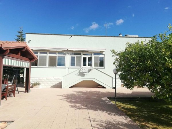 casa indipendente in vendita a Taranto in zona Talsano
