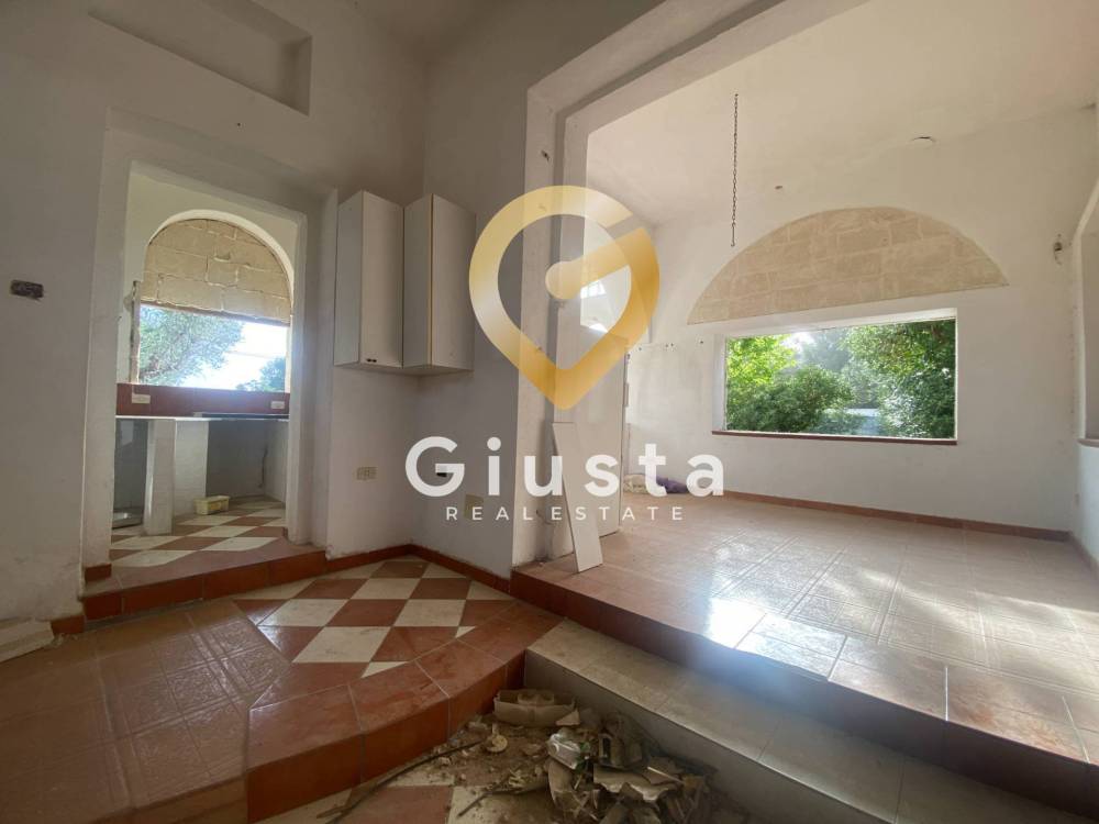 casa indipendente in vendita a Torricella