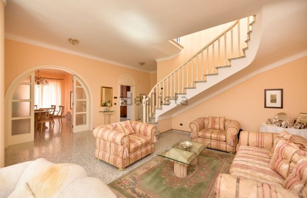 casa indipendente in vendita a Torricella