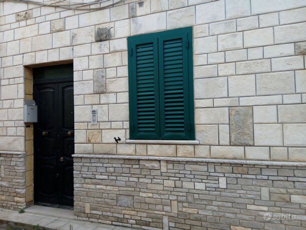 casa indipendente in vendita a Torricella