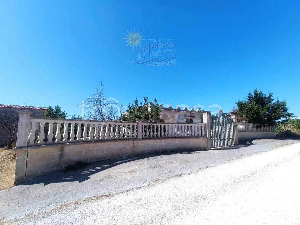 casa indipendente in vendita a Torricella