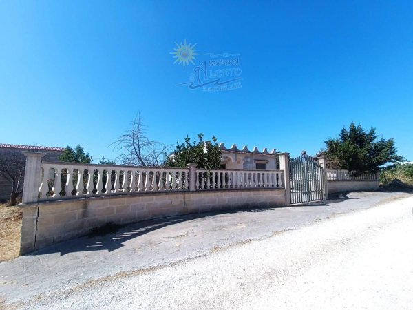 casa indipendente in vendita a Torricella in zona Monacizzo