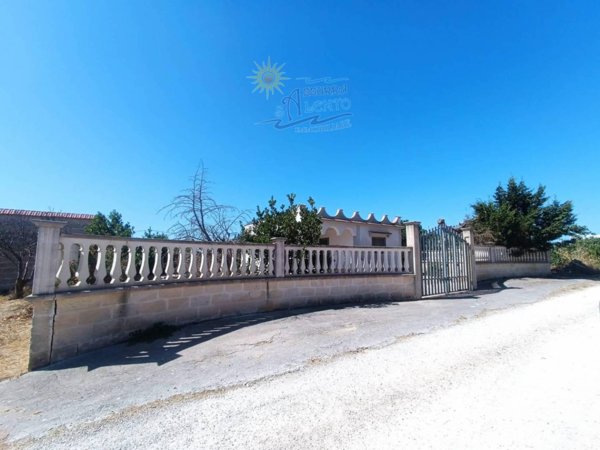 casa indipendente in vendita a Torricella