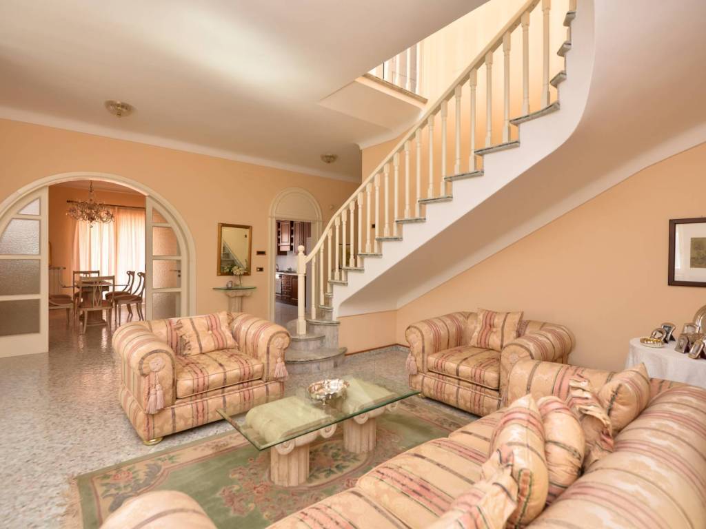 casa indipendente in vendita a Torricella