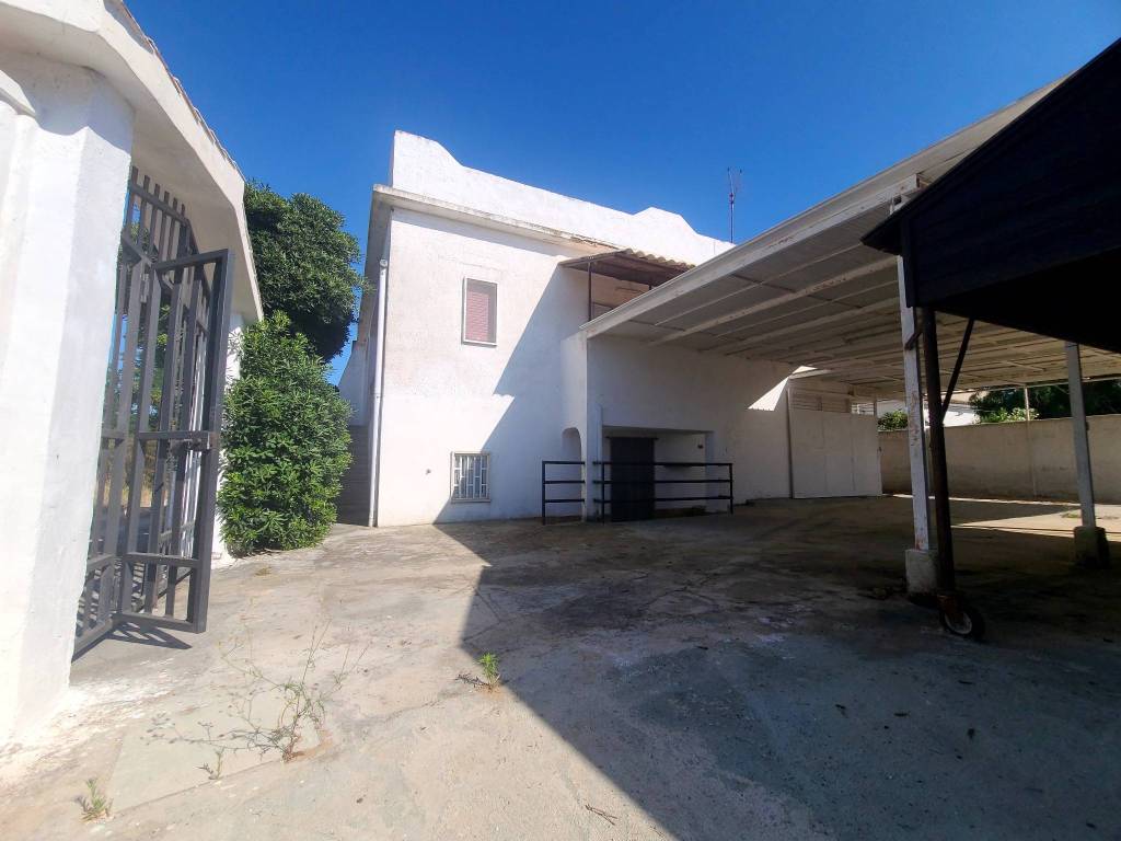 casa indipendente in vendita a Torricella in zona Monacizzo