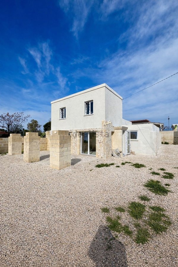 casa indipendente in vendita a Torricella