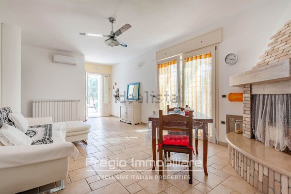 casa indipendente in vendita a Torricella