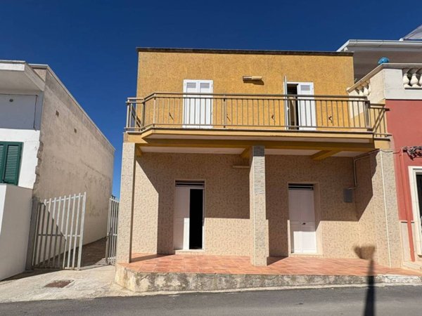 casa indipendente in vendita a Torricella in zona Monacizzo