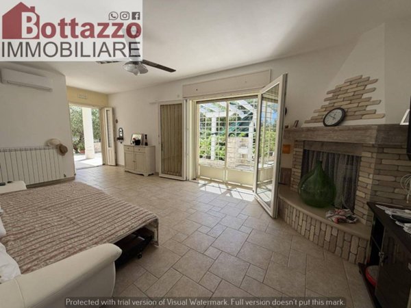 casa indipendente in vendita a Torricella